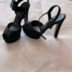 Size 7 black white heel